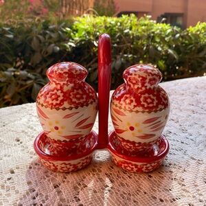 Salt and pepper, shakers, old world, red, by Temptations